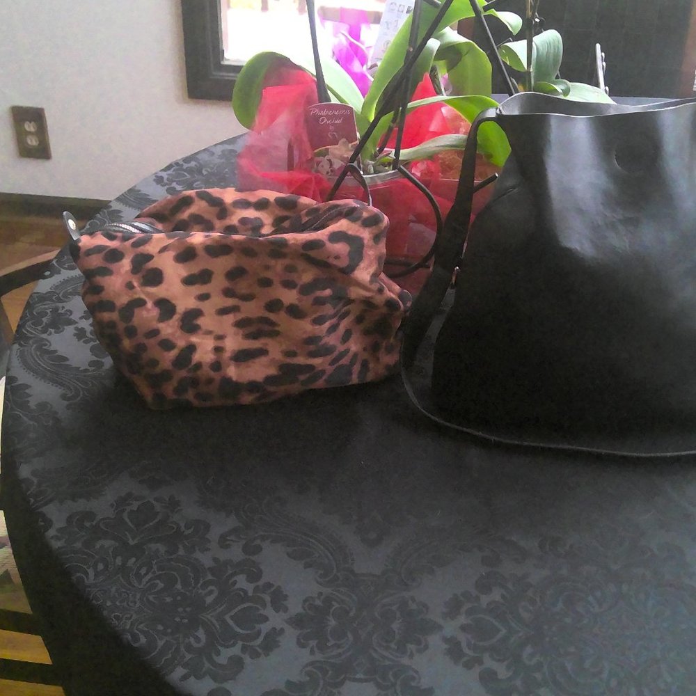 CO LAB BLACK LEATHER SHOULDER BAG WITH REMOVABLE ANIMAL PRINT INSERT